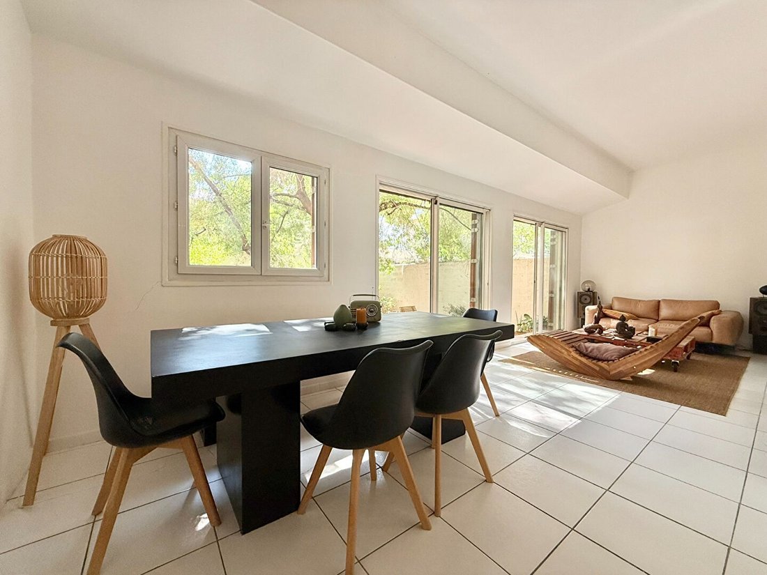 Apartment in Bonneveine, 8e Arrondissement, Marseille 3 - 18406030