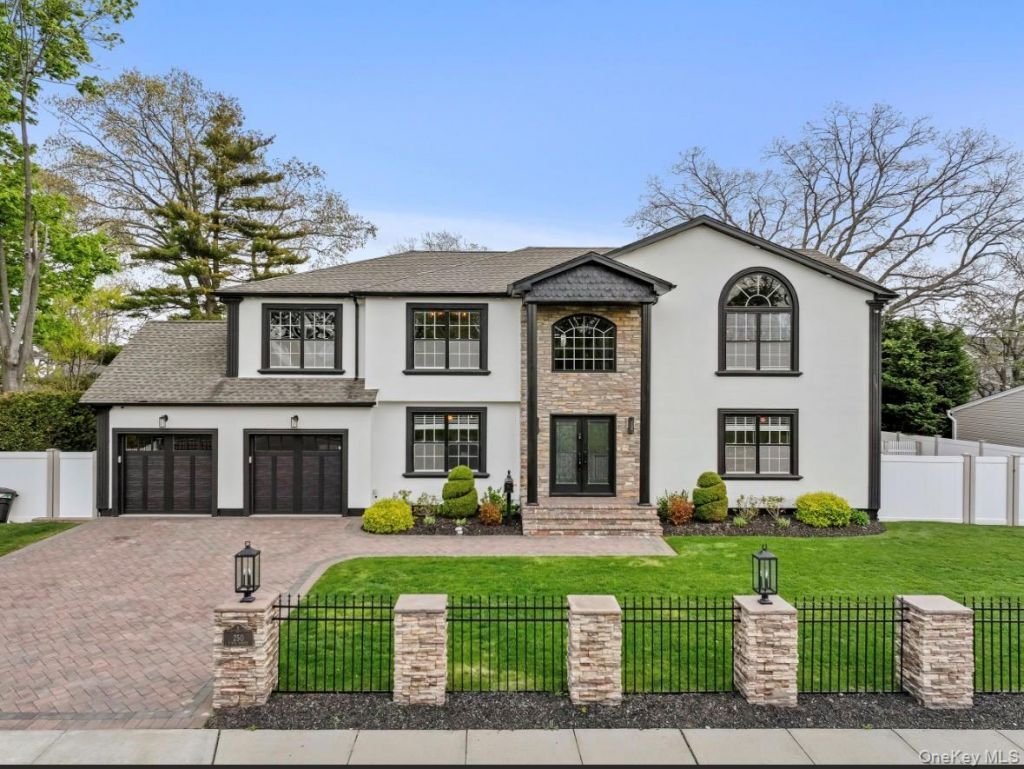 House in Lindenhurst, New York, United States 1 - 18410312