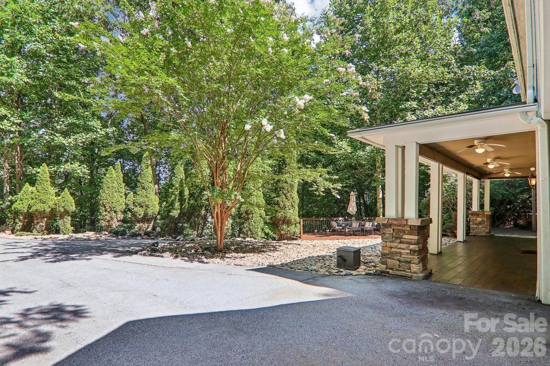 House in Mills River, North Carolina, United States 5 - 18409414