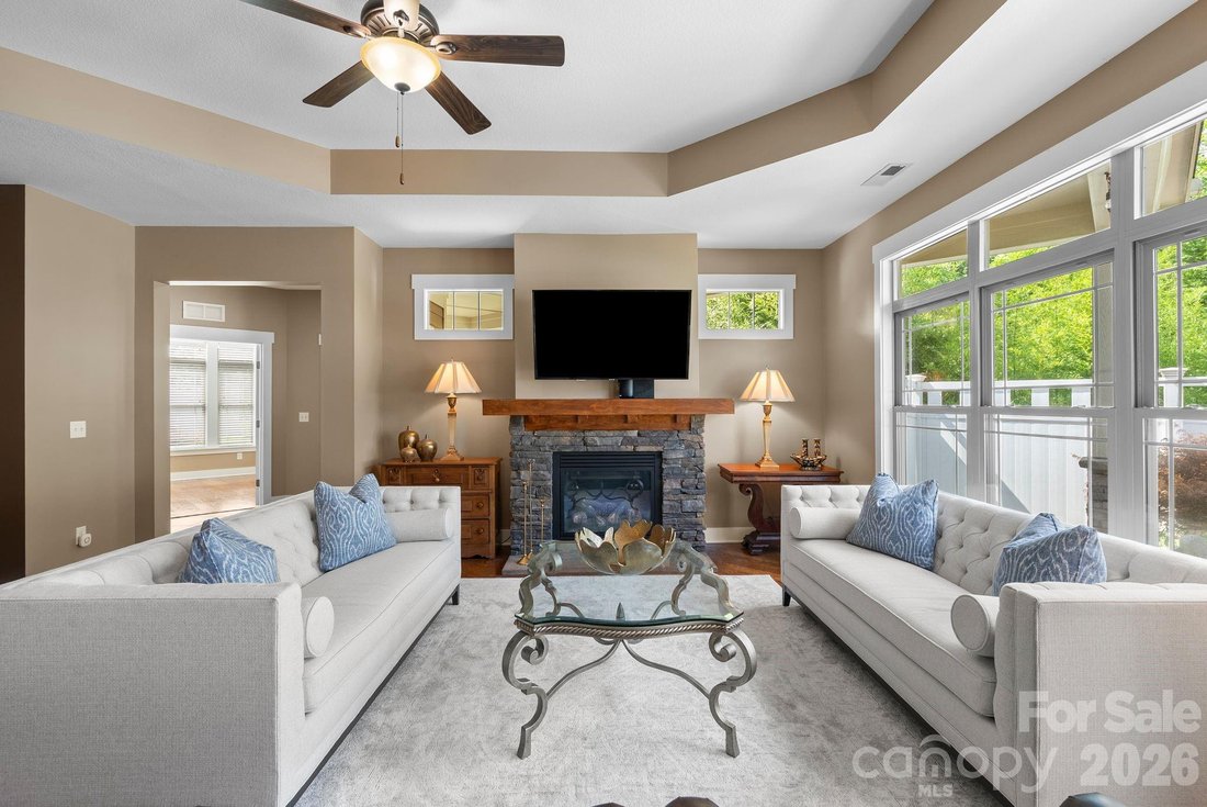 Townhouse in Candler, North Carolina, United States 3 - 18404829