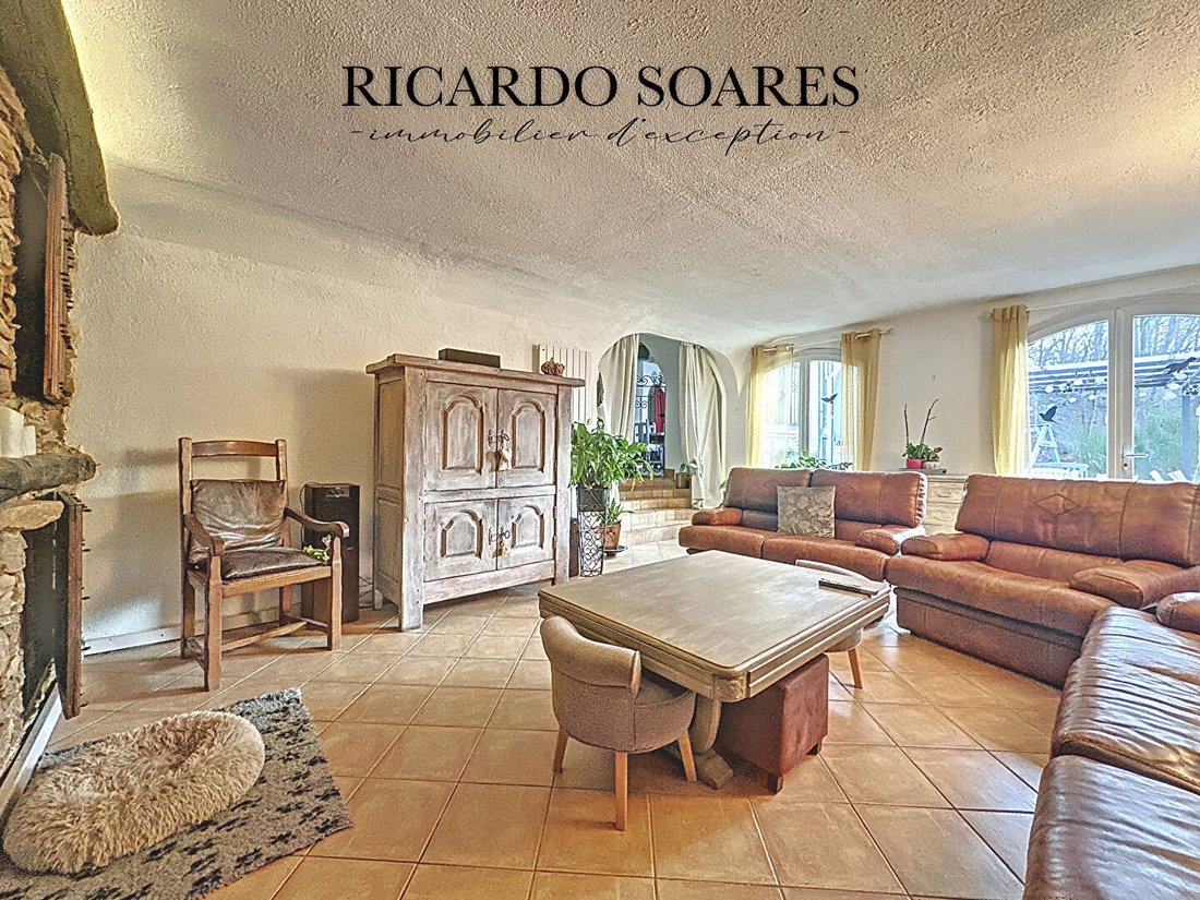 Villa in Senlis, Hauts-de-France, France 2 - 18405258
