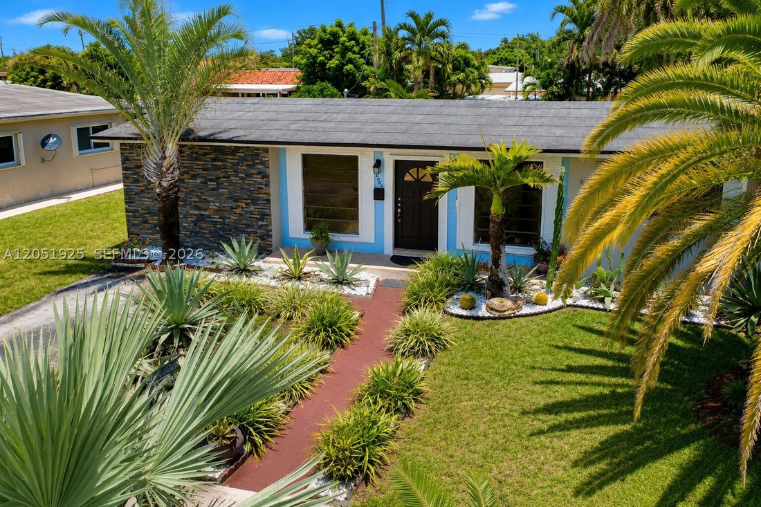 House in Hialeah, Florida, United States 3 - 18411344