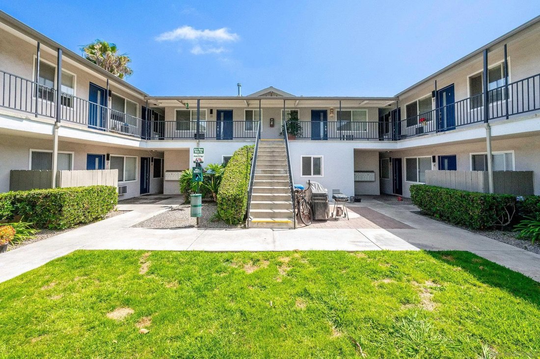 La Mesa, California, United States 1 - 18408361
