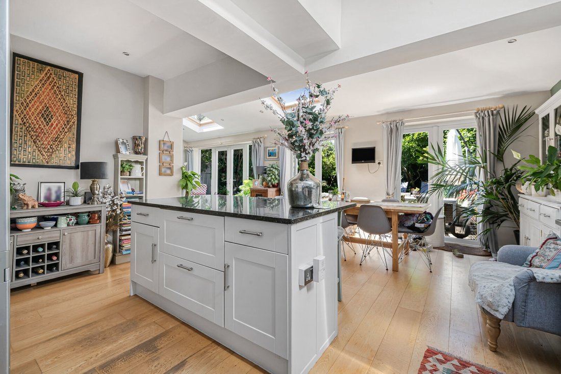 House in Surbiton Hill, Royal Borough of Kingston upon Thames, England 3 - 18402849