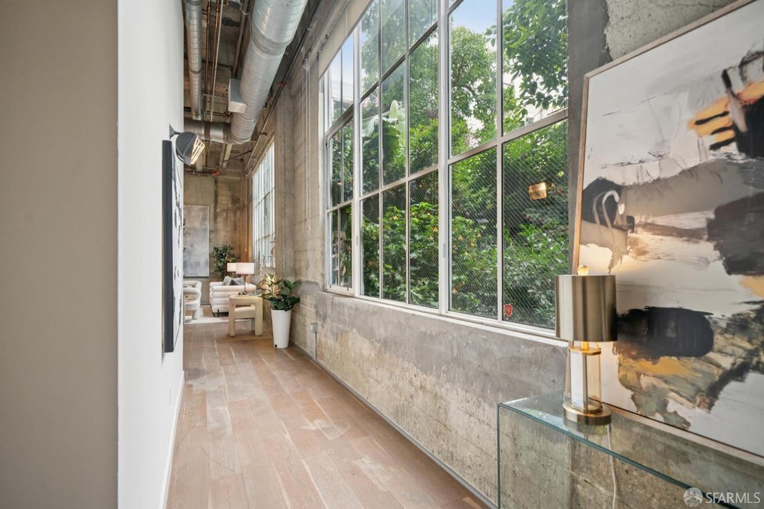 Condo in San Francisco, California, United States 3 - 18406731