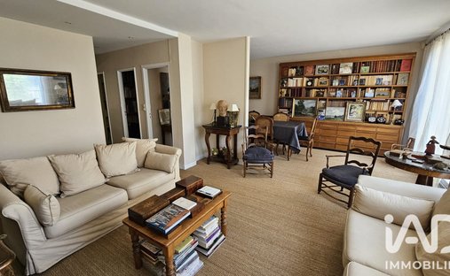 Apartment in Saint-Germain-en-Laye, Ile-de-France, France 1