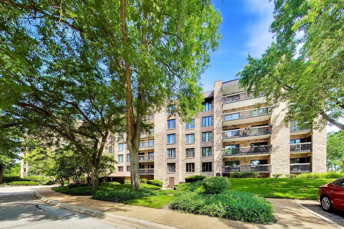 Condo in Northbrook, Illinois, United States 2 - 18413643