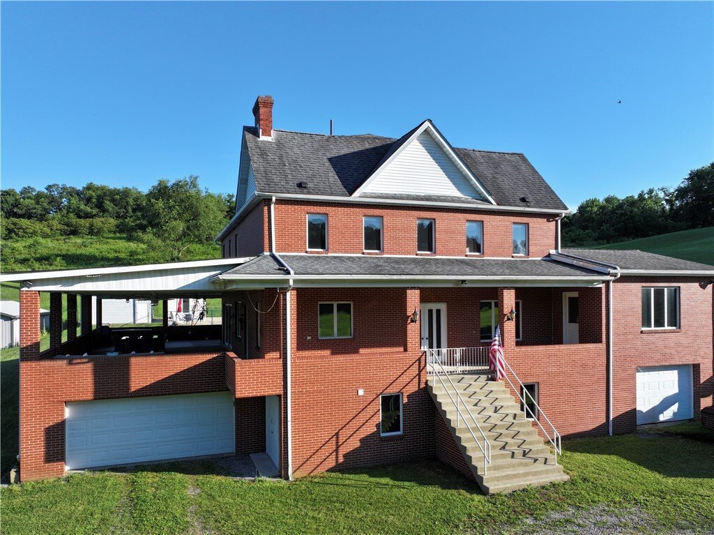 House in Natrona Heights, Pennsylvania, United States 2 - 18407264
