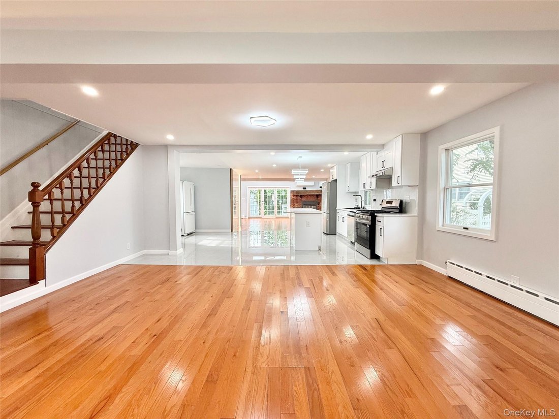 House in Syosset, New York, United States 2 - 18365282