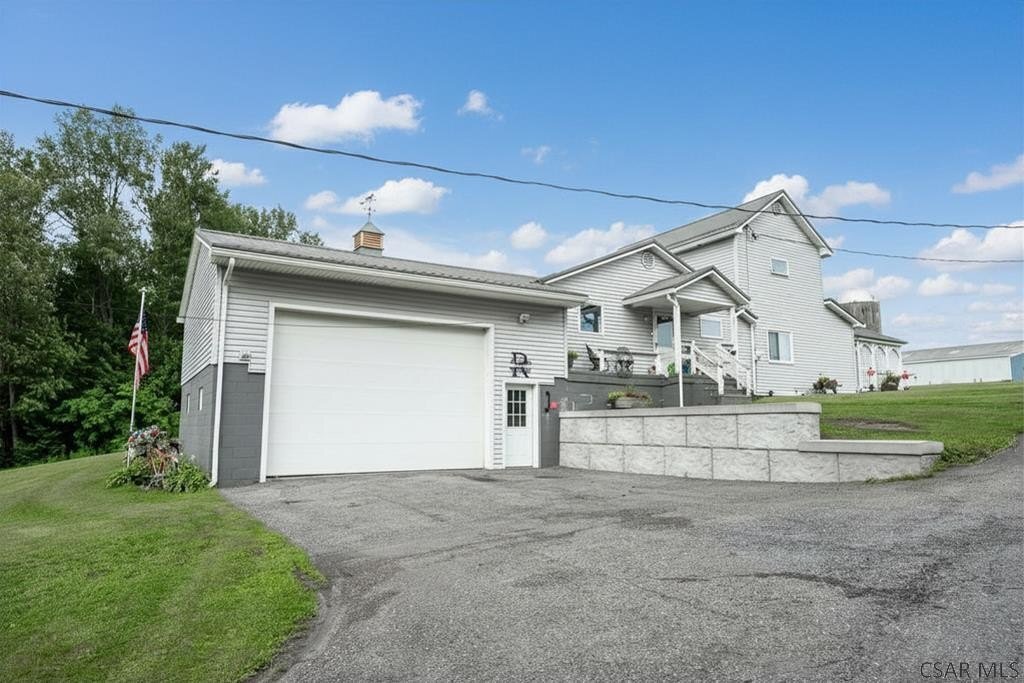 House in Windber, Pennsylvania, United States 1 - 18416784