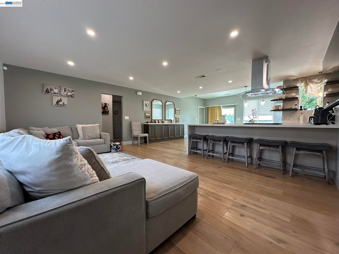 House in San Leandro, California, United States 3 - 18407522