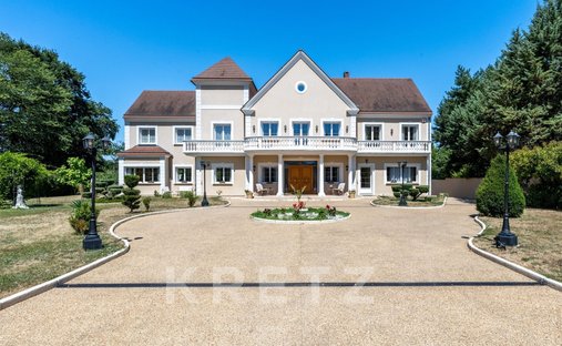 Casa en Poigny-la-Forêt, Isla de Francia, Francia 1