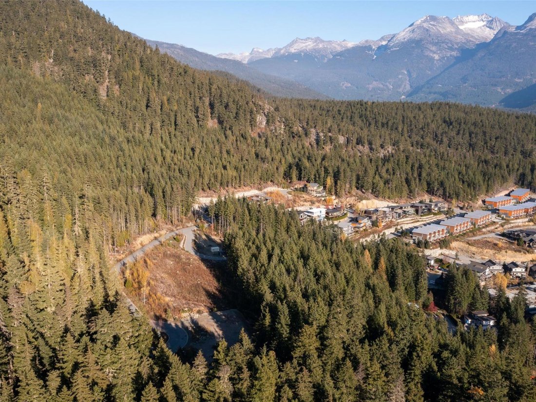 Land in Whistler, British Columbia, Canada 3 - 18415801