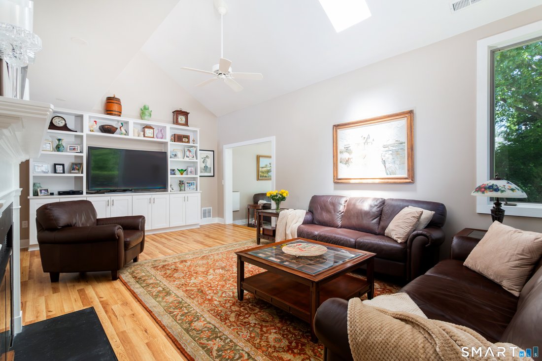 House in Westport, Connecticut, United States 4 - 18418908
