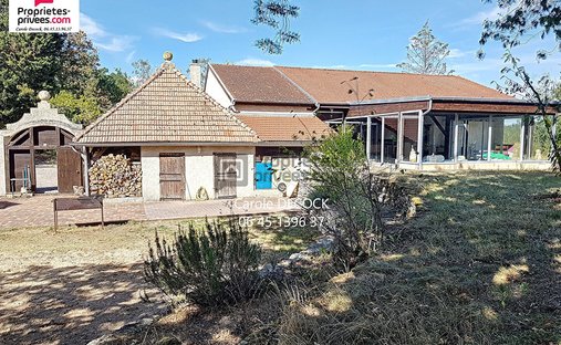 Villa à Nord Ouest et Sud, Fismes, France 1