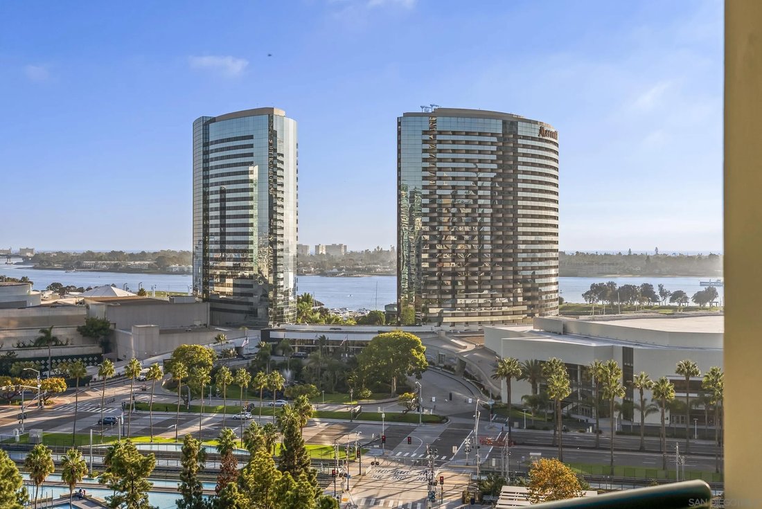 Condo in San Diego, California, United States 4 - 18408425