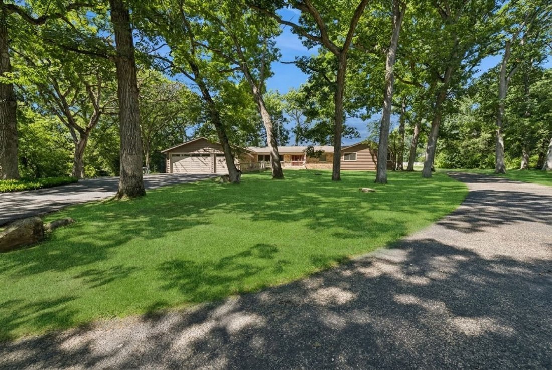 House in Crystal Lake, Illinois, United States 1 - 18410304