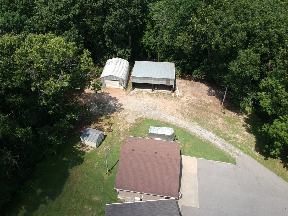House in Springfield, Tennessee, United States 5 - 18411405