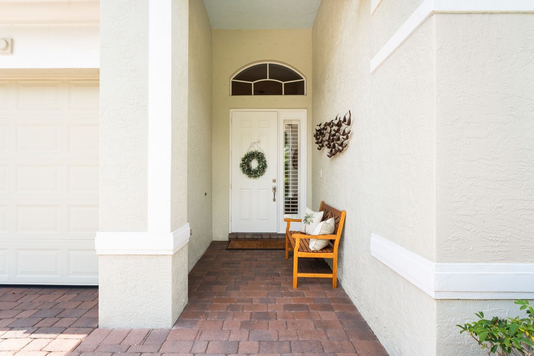 Palm City, Florida, United States 5 - 18412340