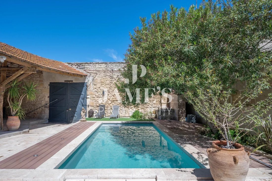 House in Fontvieille, Provence-Alpes-Côte d'Azur, France 1 - 18406804