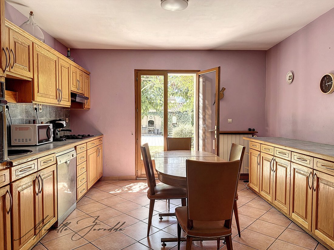 Villa in Saint-Rémy-de-Provence, Provence-Alpes-Côte d'Azur, France 3 - 18405432