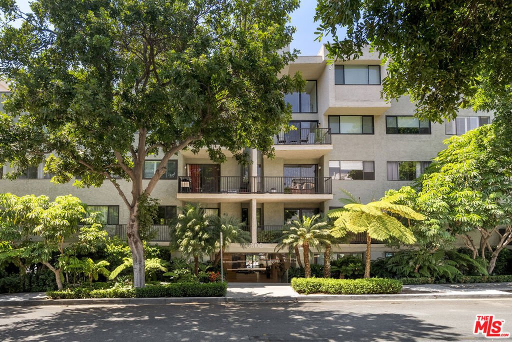 Condo in Los Angeles, California, United States 1 - 18407703