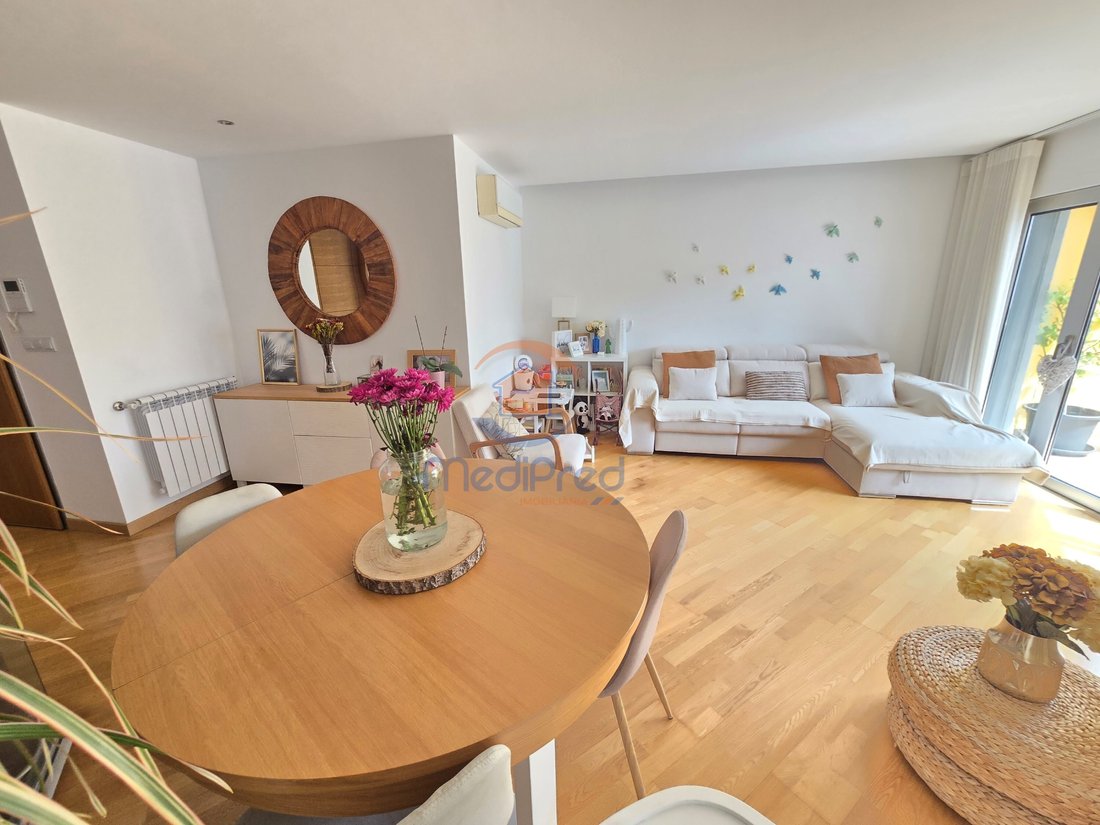 Apartment in Ramada e Canecas, Lisbon, Portugal 1 - 18404839