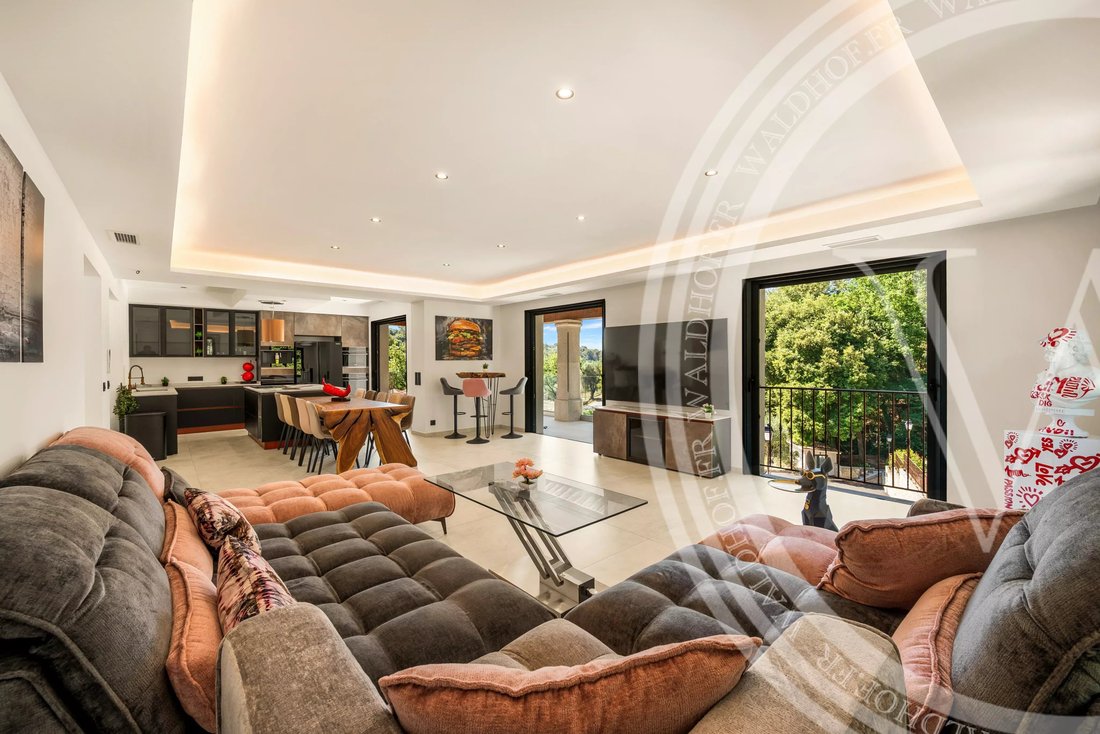 Villa in Nord, Roquefort-les-Pins, France 5 - 18405153