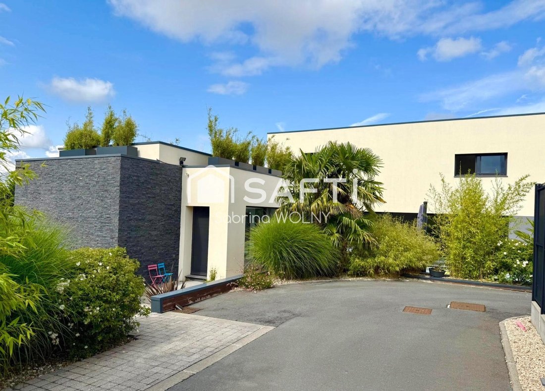 House in Vimy, Hauts-de-France, France 1 - 18412889