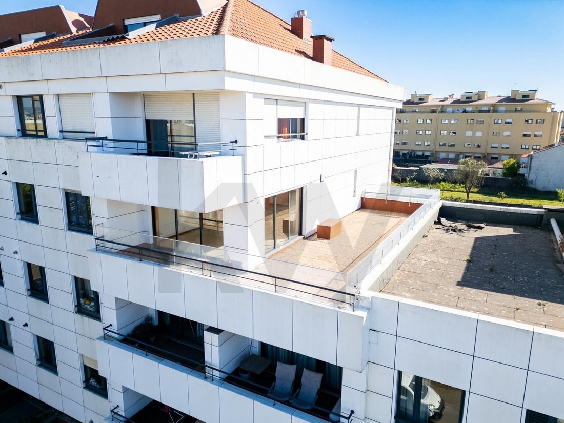 Apartment in Santa Marinha e Sao Pedro da Afurada, Porto District, Portugal 1 - 18410981