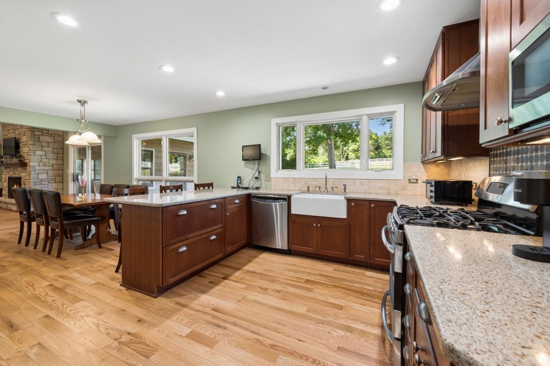 House in Crystal Lake, Illinois, United States 4 - 18410304