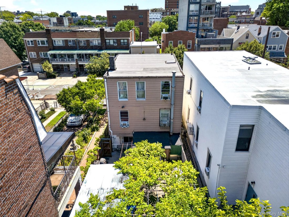 House in New York, New York, United States 5 - 18414805