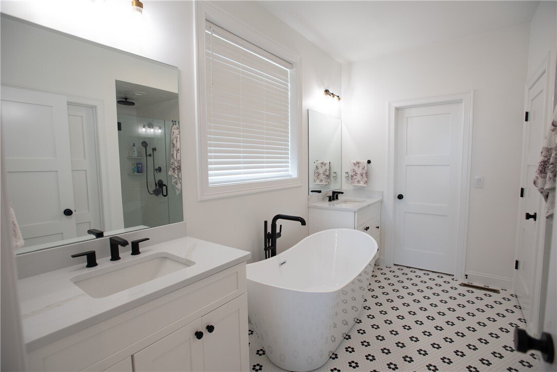 House in Portsmouth, Rhode Island, United States 3 - 18403201
