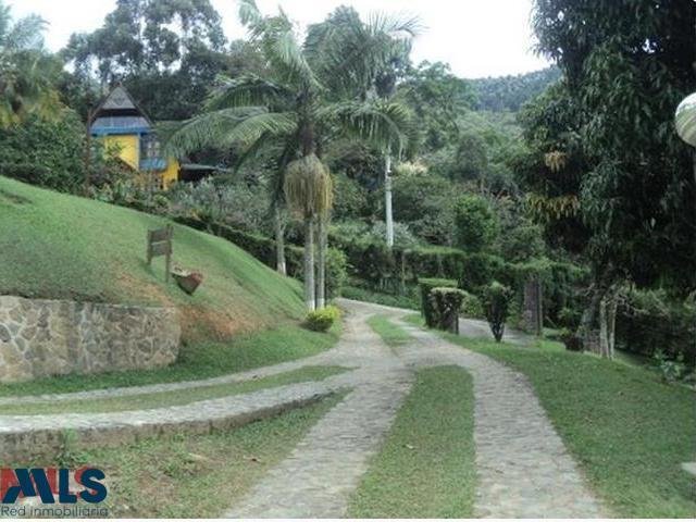 House in Medellín, Antioquia, Colombia 2 - 18403472