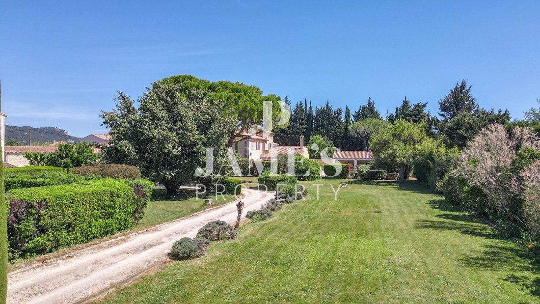 Casa a Fontvieille, Provenza-Alpi-Costa Azzurra, Francia 1 - 18406931