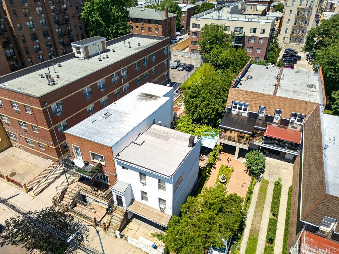 House in New York, New York, United States 3 - 18414805