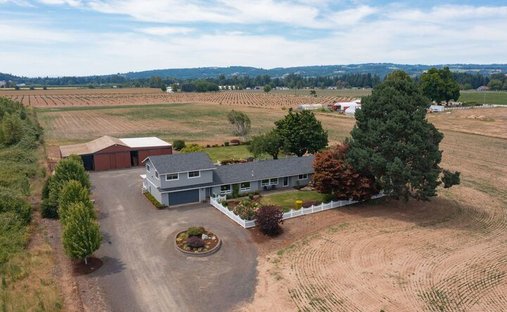 House in Aurora, Oregon, United States 1