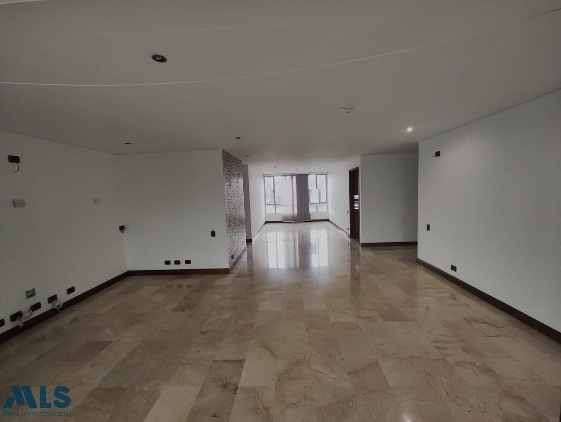 Apartment in Medellín, Antioquia, Colombia 3 - 18403979