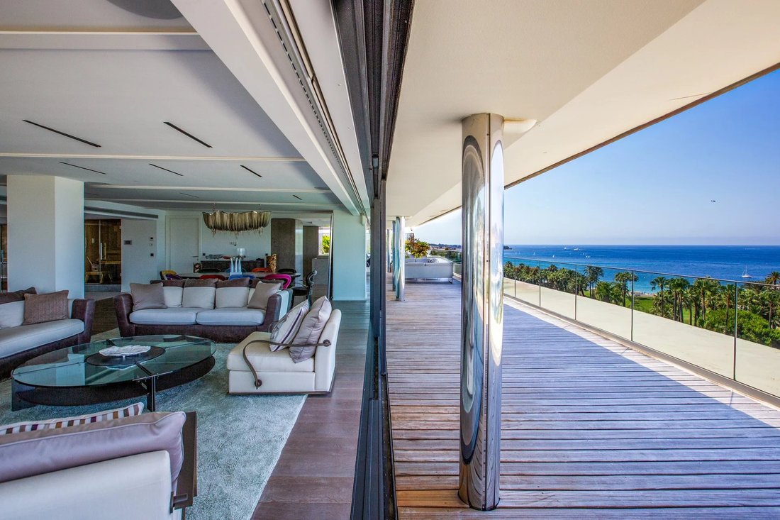 House in Cannes, Provence-Alpes-Côte d'Azur, France 4 - 18413859