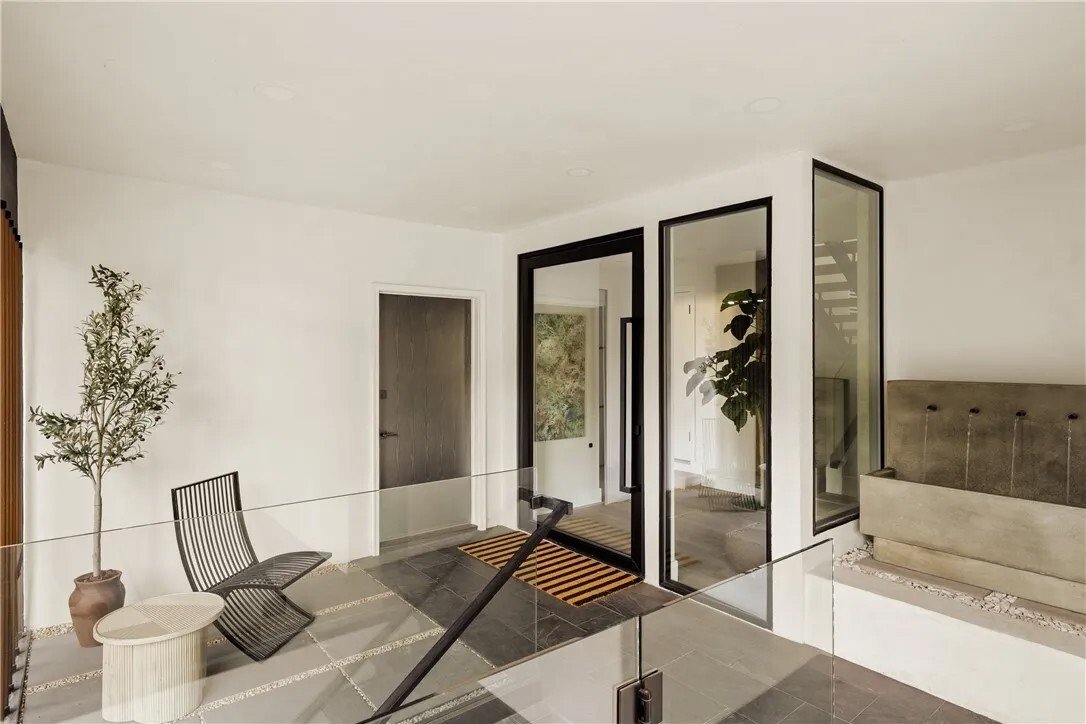 House in Los Angeles, California, United States 3 - 18411226