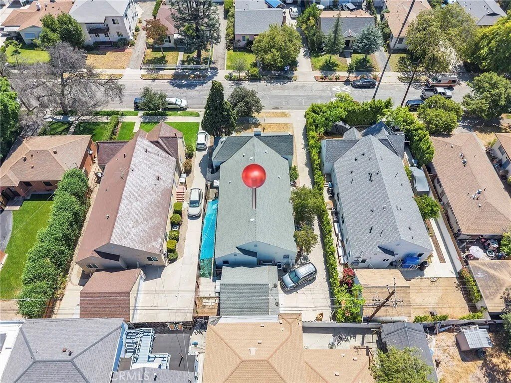 Altadena, California, United States 2 - 16992570