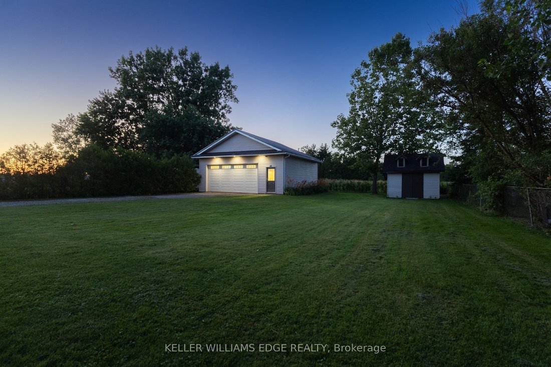 House in Hamilton, Ontario, Canada 5 - 18408926