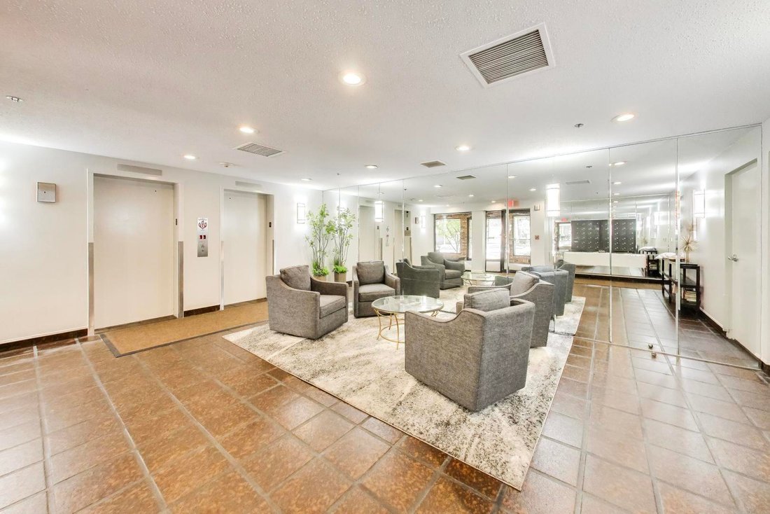 Condo in Northbrook, Illinois, United States 3 - 18413643