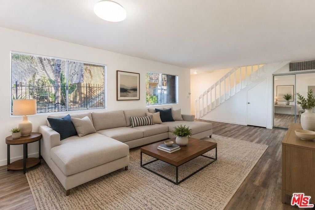 Los Angeles, California, United States 4 - 18407680