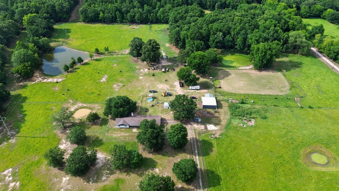 House in Gilmer, Texas, United States 2 - 18407061