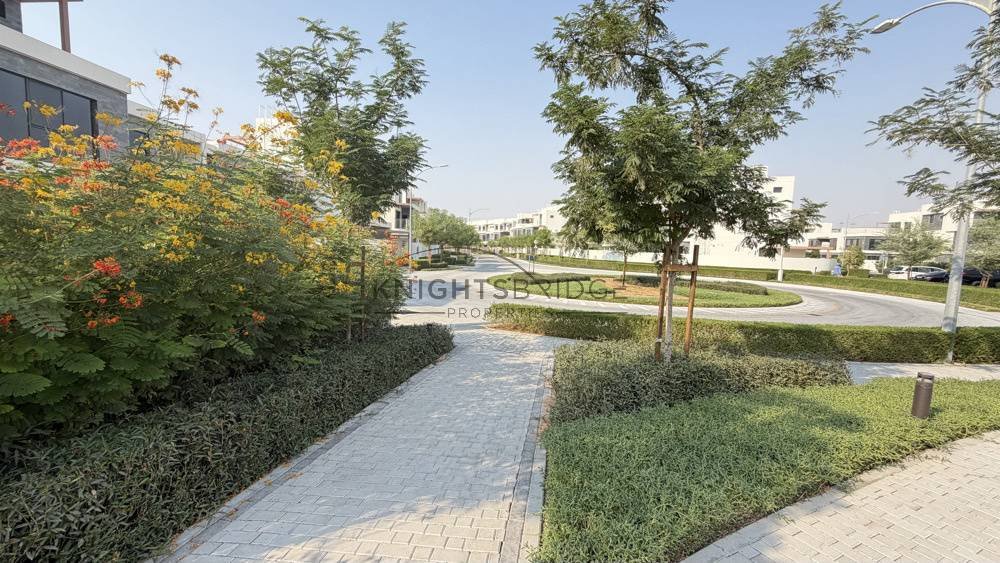 Townhouse in Damac Hills, Dubai, United Arab Emirates 4 - 18411499