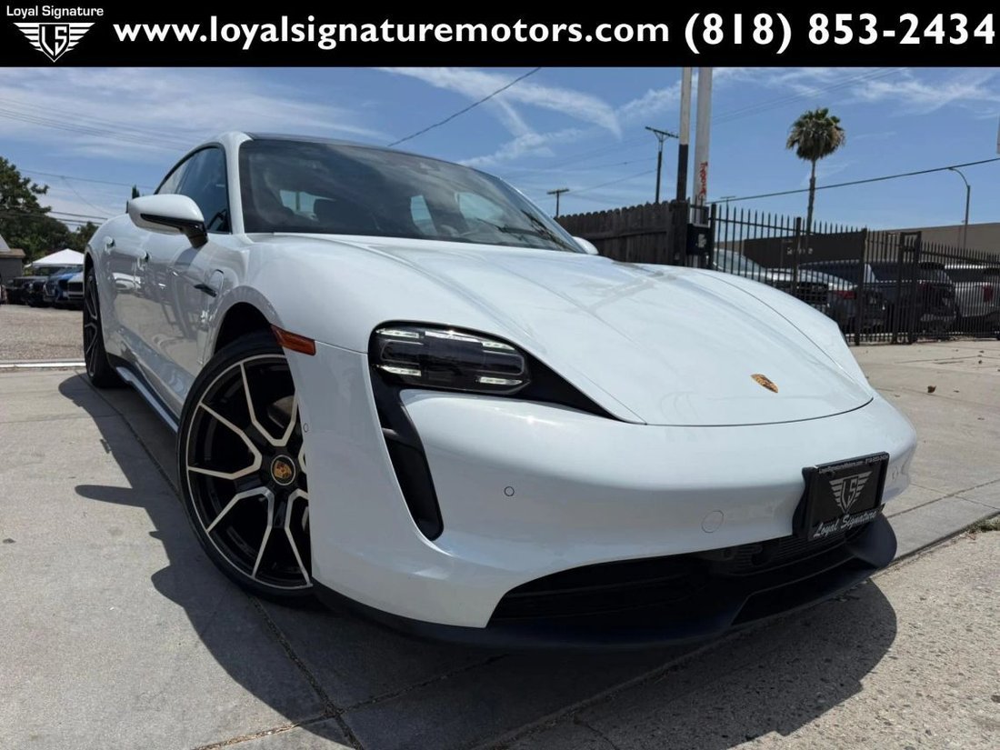 Sedan in Van Nuys, CA, United States 1 - 18417767