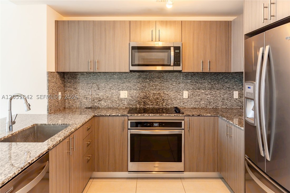 Condo in Miami Springs, Florida, United States 4 - 18413420