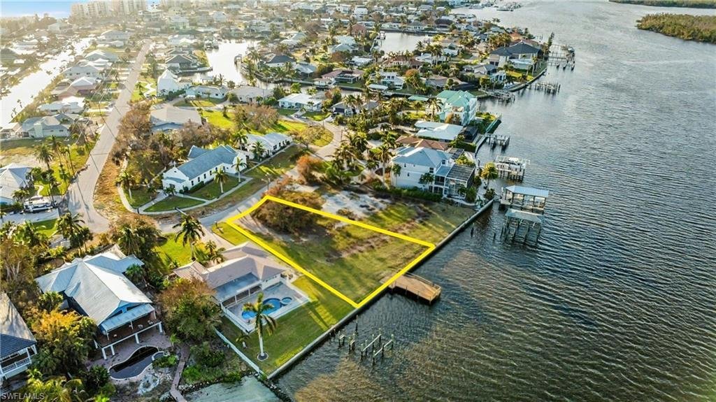 Land in Fort Myers Beach, Florida, United States 1 - 18413984