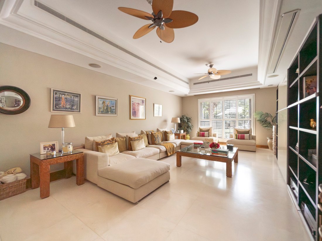 Villa in United Arab Emirates 2 - 18419372